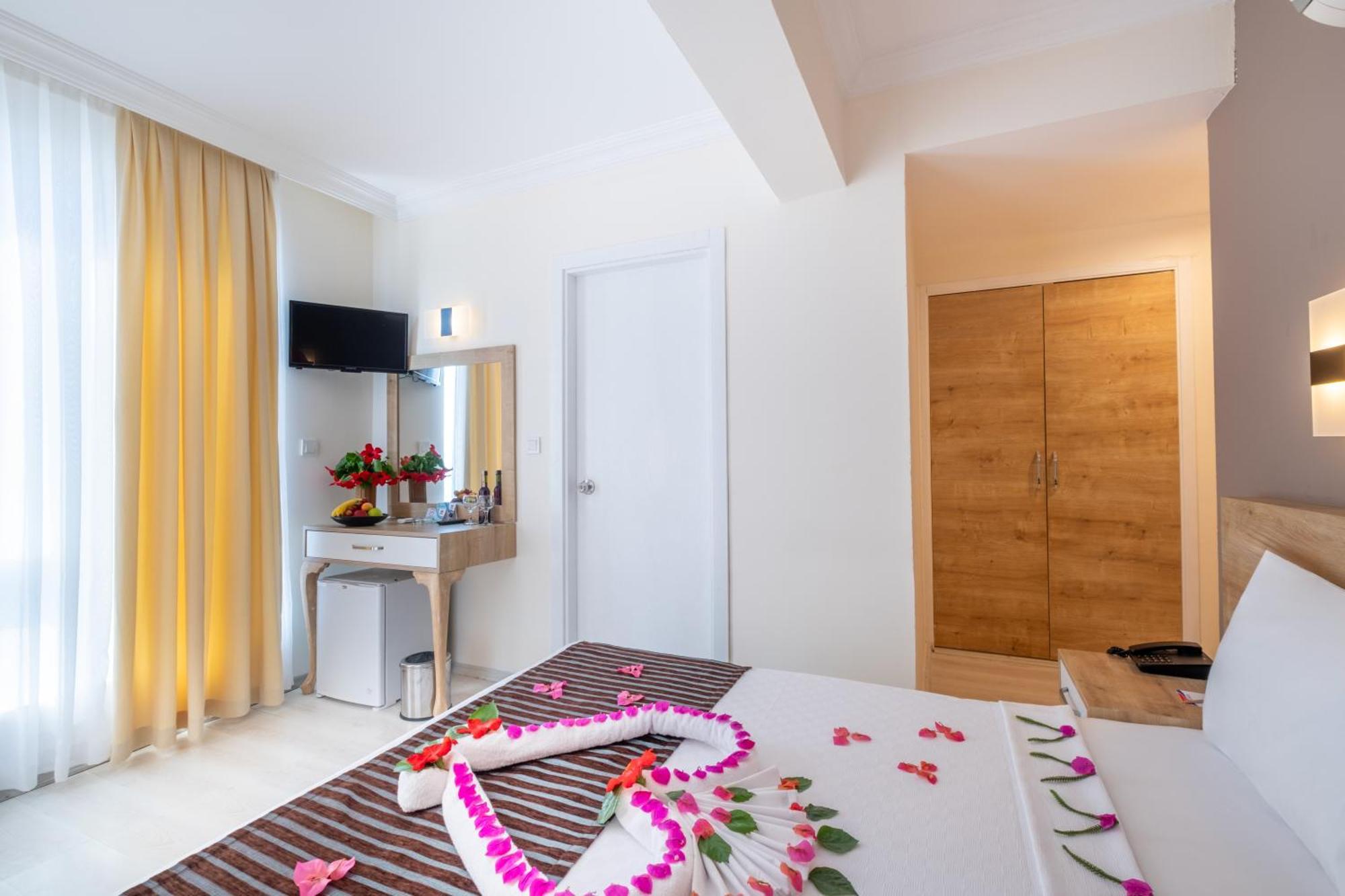 Viking Beach Hotel & Spa Kemer Exterior photo